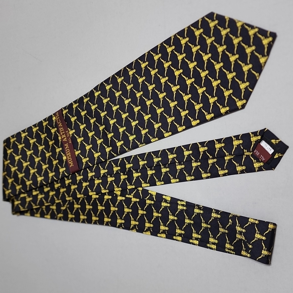 Artifacts Tie